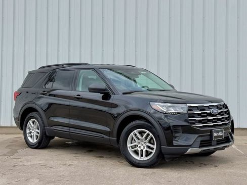 New 2026 Ford Explorer Active AWD/4WD image 8