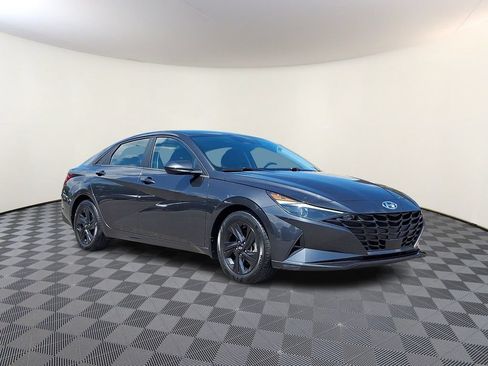 Used 2021 Hyundai Elantra SEL w/ Convenience Package FWD image 1