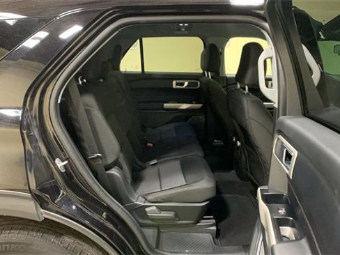 Used 2022 Ford Explorer XLT image 14