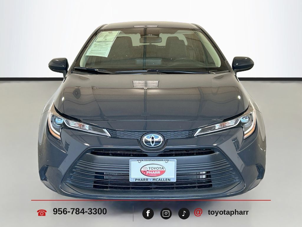 Used 2025 Toyota Corolla LE FWD image 2