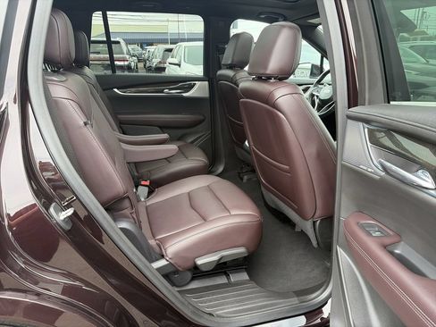 Used 2021 Cadillac XT6 Premium Luxury AWD/4WD image 15