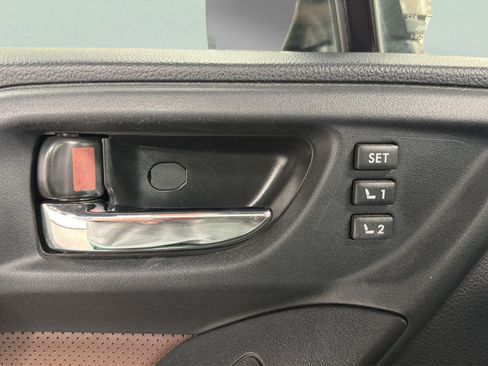 Used 2017 Subaru Forester 2.0XT Touring AWD/4WD image 16
