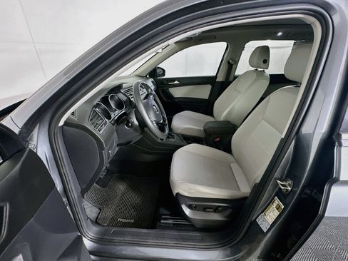 Used 2020 Volkswagen Tiguan SE w/ Panoramic Sunroof Package FWD image 13