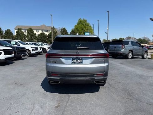 Used 2025 Buick Enclave Preferred FWD image 4