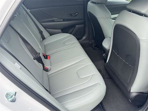 New 2025 Hyundai Elantra Limited image 14