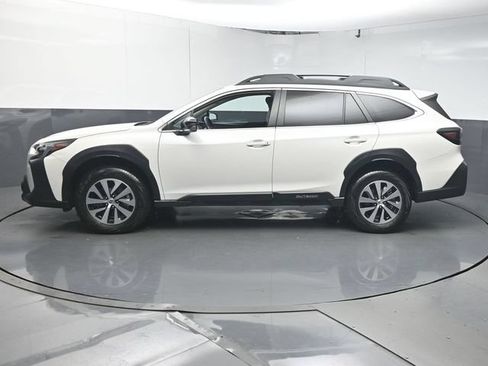 Used 2024 Subaru Outback Premium AWD/4WD image 5