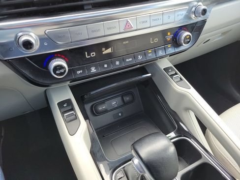 Used 2022 Kia Telluride S FWD image 27