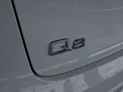 Used 2023 Audi Q8 Premium Plus w/ Premium Plus Package AWD/4WD image 7