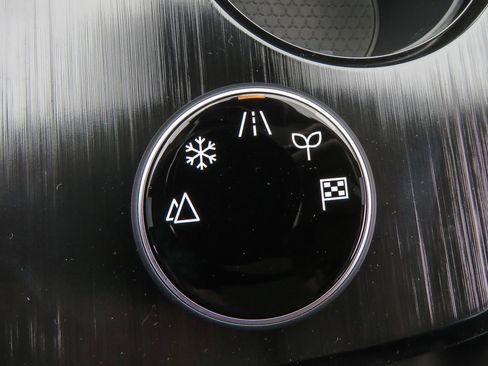 Certified 2025 Nissan Rogue S image 22