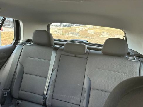 Used 2019 Volkswagen Golf S FWD image 5