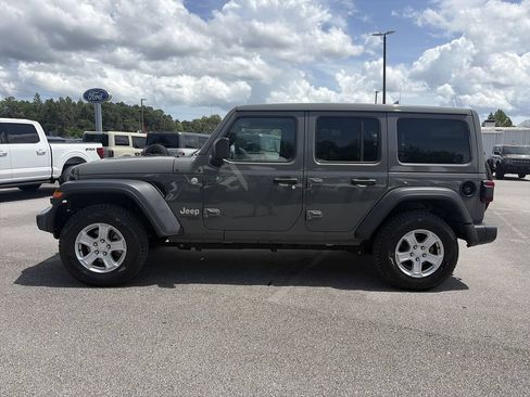 Used 2020 Jeep Wrangler Unlimited Sport S w/ Sun And Sound Package AWD/4WD image 4