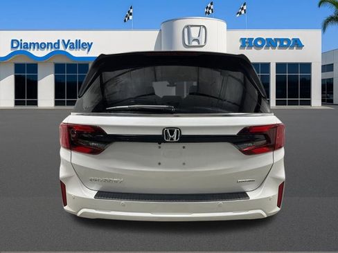New 2026 Honda Odyssey Touring image 4
