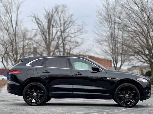 Used 2020 Jaguar F-PACE Premium image 4