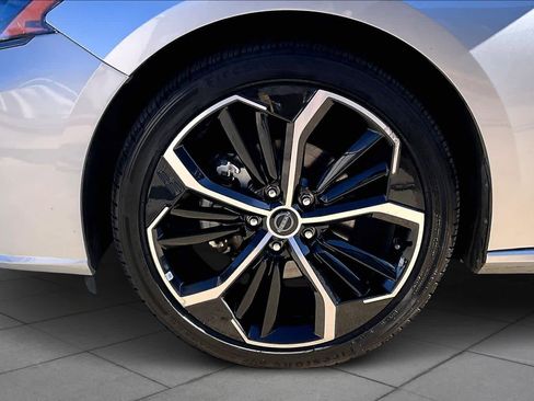 Certified 2024 Nissan Altima 2.5 SR image 11