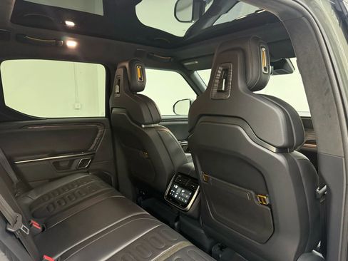 Used 2022 Rivian R1T Launch Edition image 12