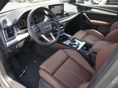 Certified 2025 Audi Q5 2.0T Premium Plus w/ Premium Plus Package image 8