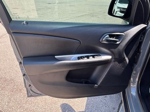 Used 2020 Dodge Journey SE w/ SE Popular Equipment Group FWD image 15