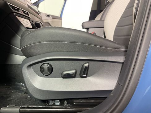 New 2026 Volkswagen Taos SEL image 11