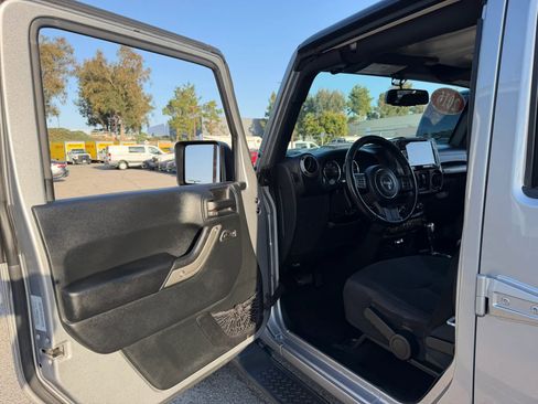Used 2016 Jeep Wrangler Unlimited Sport w/ Quick Order Package 24S AWD/4WD image 9