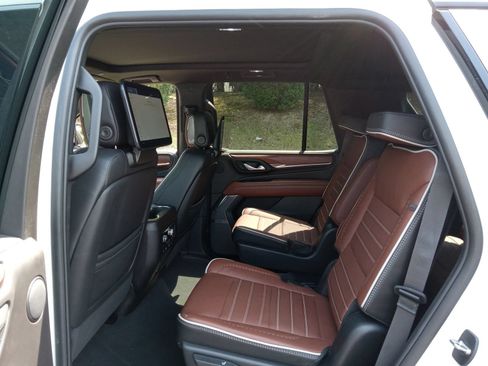 Used 2023 GMC Yukon Denali Ultimate AWD/4WD image 24
