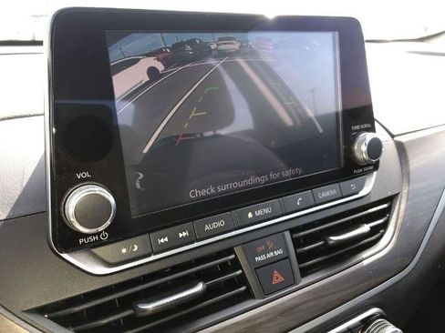 Certified 2024 Nissan Altima 2.5 SV FWD image 17