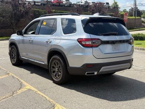 Used 2024 Honda Pilot Elite image 6