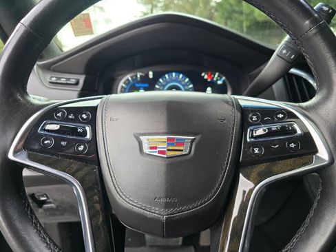 Used 2016 Cadillac Escalade ESV Platinum image 32