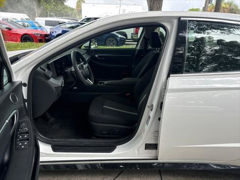 Used 2025 Hyundai Sonata SEL FWD image 13