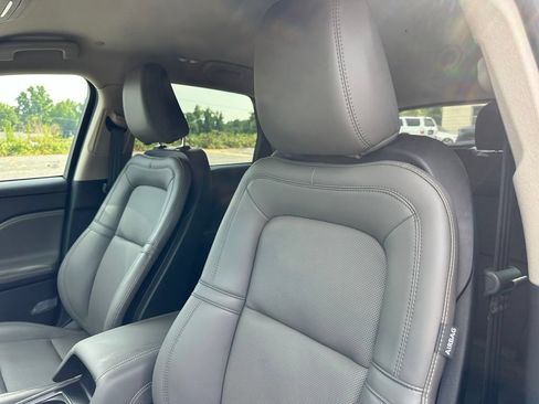 Used 2025 Lincoln Corsair Reserve FWD image 14