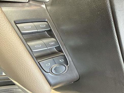 Used 2025 GMC Canyon Denali AWD/4WD image 13