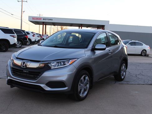 Used 2022 Honda HR-V LX image 11