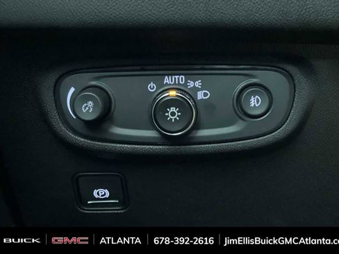 Used 2023 GMC Terrain SLT image 18