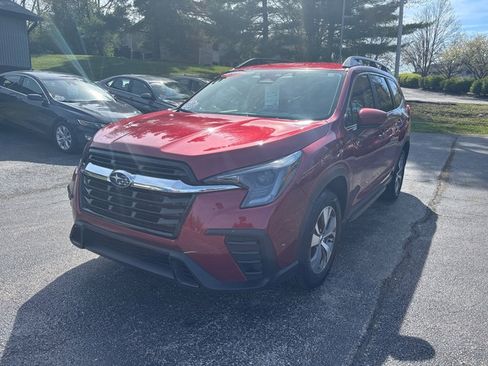 Used 2025 Subaru Ascent Premium AWD/4WD image 2