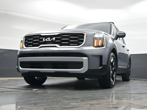 Used 2025 Kia Telluride S FWD image 30