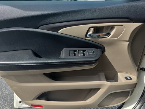 Used 2017 Honda Ridgeline RTL-T image 25