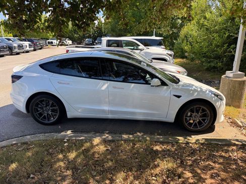 Used 2022 Tesla Model 3 Long Range AWD/4WD image 24