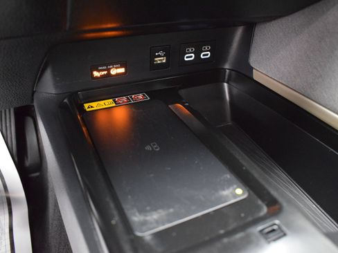 Used 2025 Toyota Camry LE FWD image 15