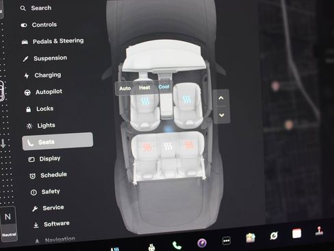 Used 2021 Tesla Model S Plaid image 17