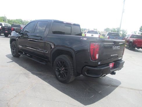 Used 2022 GMC Sierra 1500 Elevation w/ Elevation Premium Package AWD/4WD image 8