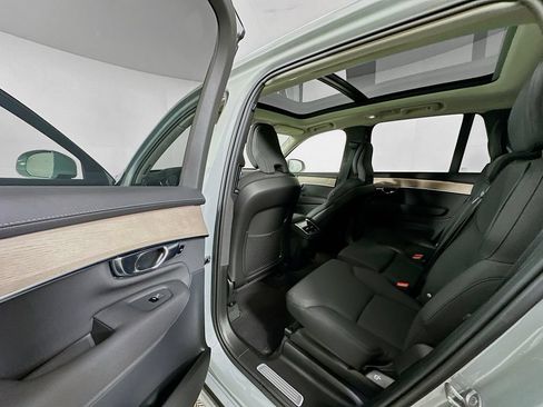 Used 2026 Volvo XC90 B5 Plus w/ Protection Package Premier AWD/4WD image 17