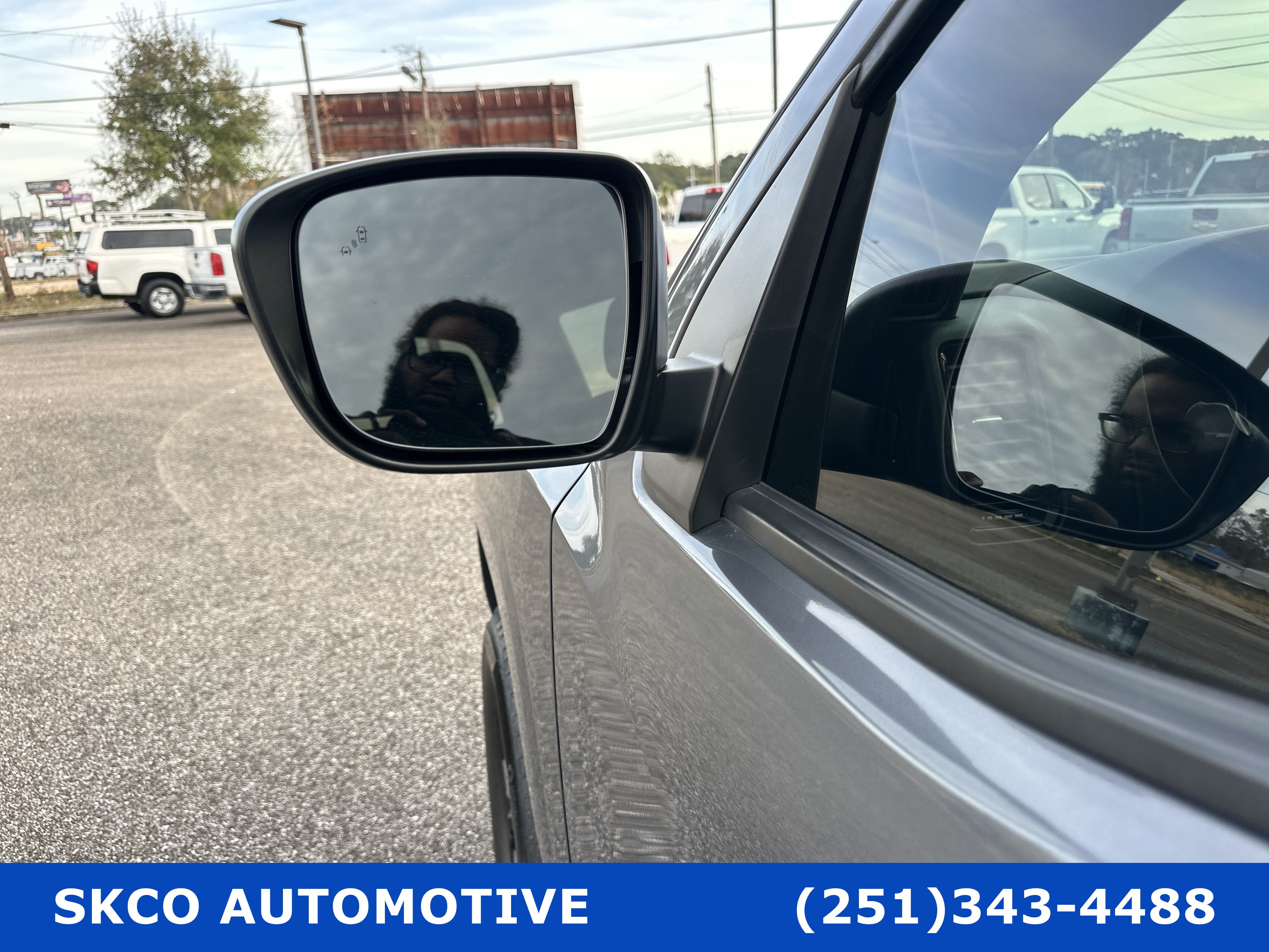 Used 2023 Nissan Frontier SV w/ Midnight Edition Package AWD/4WD image 10