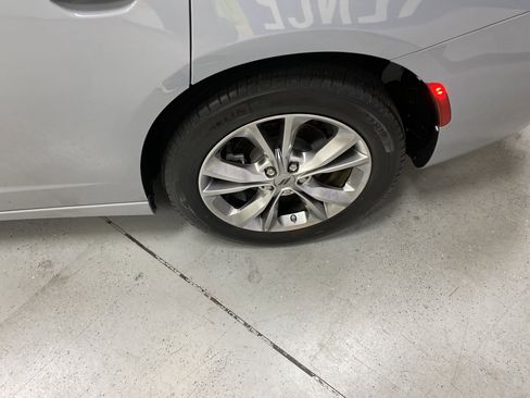 Used 2022 Dodge Charger SXT image 12