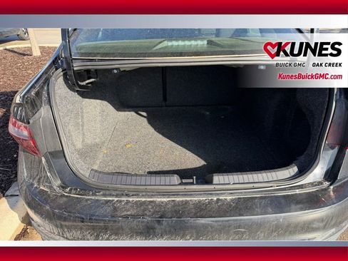 Used 2025 Volkswagen Jetta Sport image 3