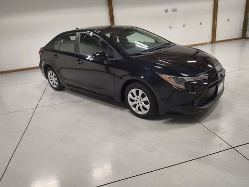 Used 2024 Toyota Corolla LE image 2