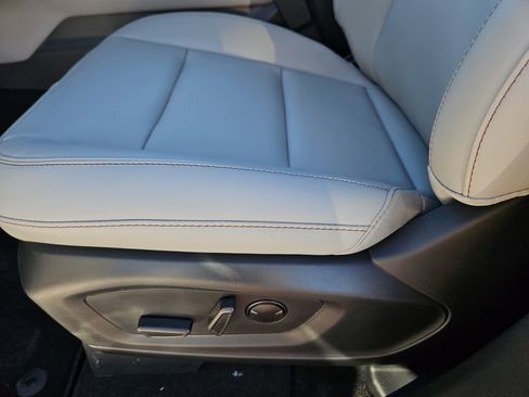 New 2026 Ford Explorer Active w/ Active Comfort Package image 23