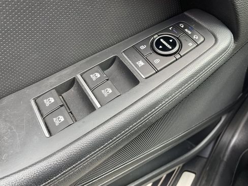 Used 2015 Hyundai Genesis 3.8 image 32