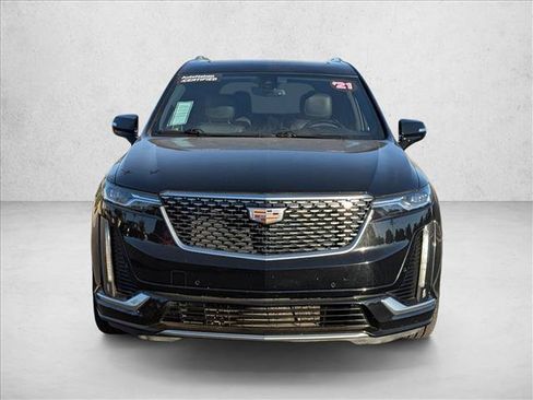 Used 2021 Cadillac XT6 Premium Luxury FWD image 2