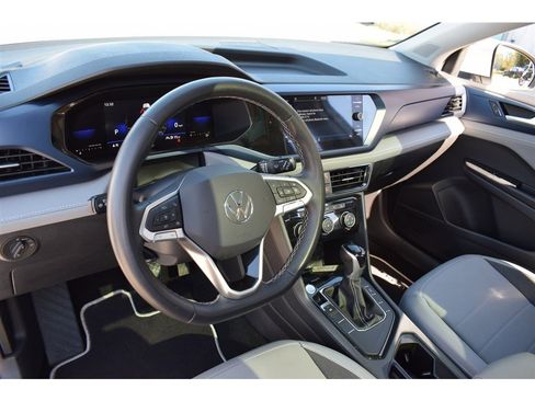 Used 2023 Volkswagen Taos SE w/ Panoramic Sunroof Package image 19