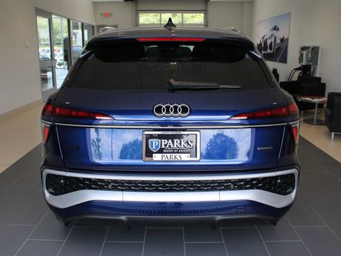 New 2026 Audi Q3 quattro 2.0T AWD/4WD image 26
