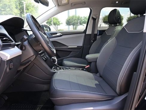 Certified 2024 Volkswagen Taos SE image 24